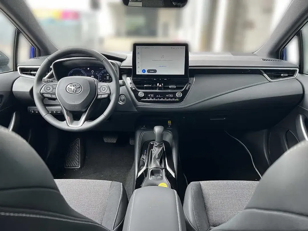 Toyota Corolla - Thumbnail 8