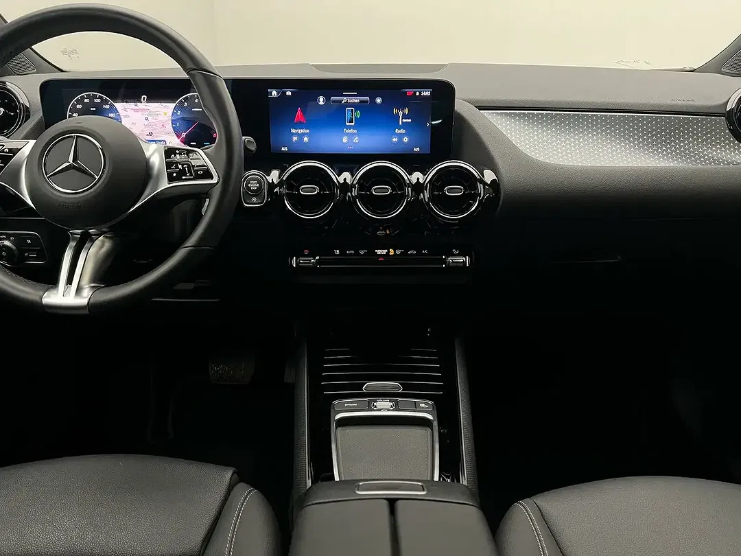 Mercedes-Benz GLA 200 - Thumbnail 13