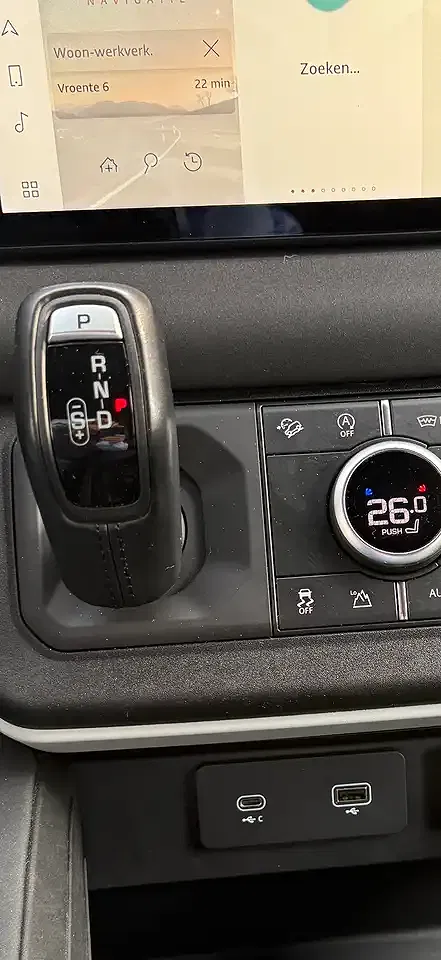 Land Rover Defender D200 3.0 MHEV 90 X-Dynamic S - Thumbnail 11
