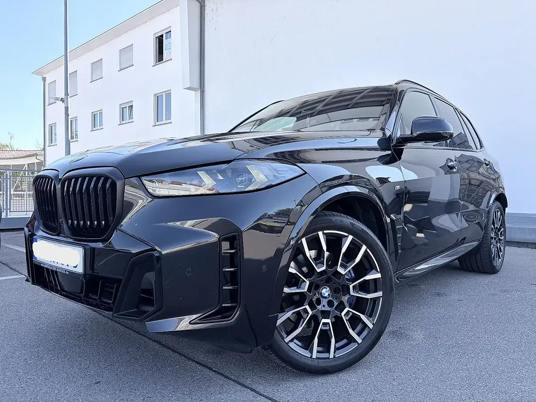 BMW X5 M Sport Pro - Thumbnail 1