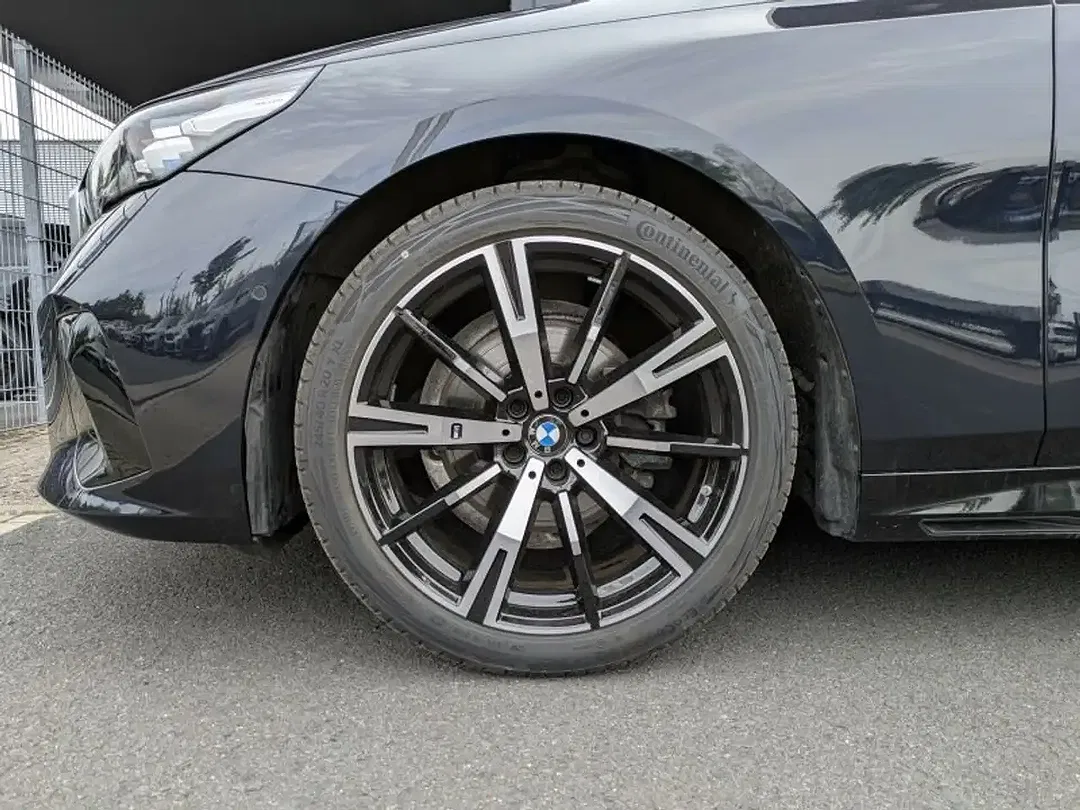 BMW 520 Touring M Sport - Thumbnail 11