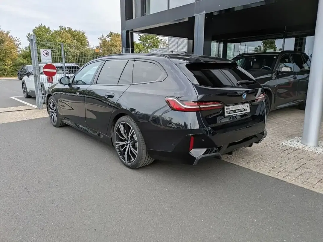 BMW 520 Touring M Sport - Thumbnail 3