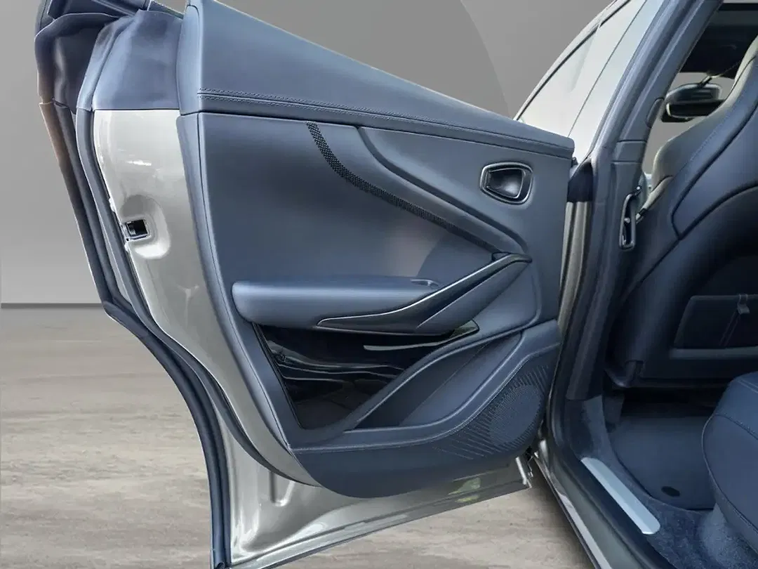 Aston Martin DBX 707 - Thumbnail 15
