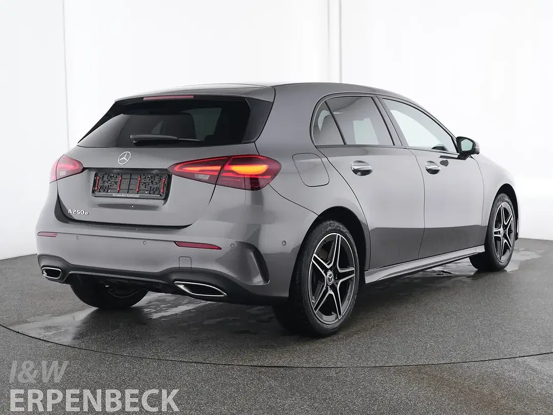Mercedes-Benz A 250 AMG Night AMG Line - Thumbnail 2