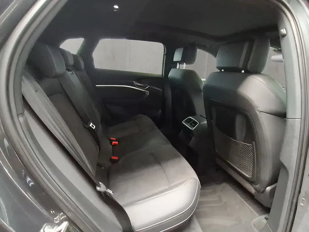 Audi Q8 e-tron 55 quattro advanced - Thumbnail 18
