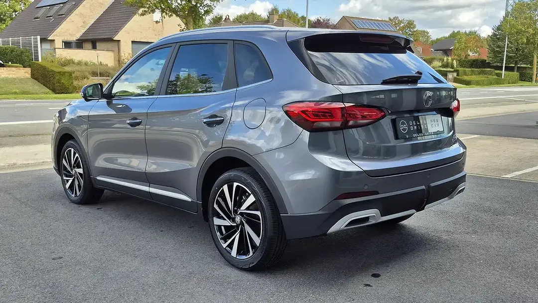 MG ZS 1.5 Hybrid+ Luxury - Thumbnail 8