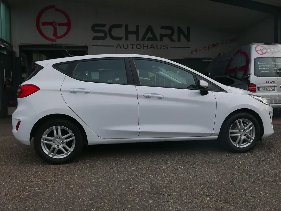 Ford Fiesta - foto 1
