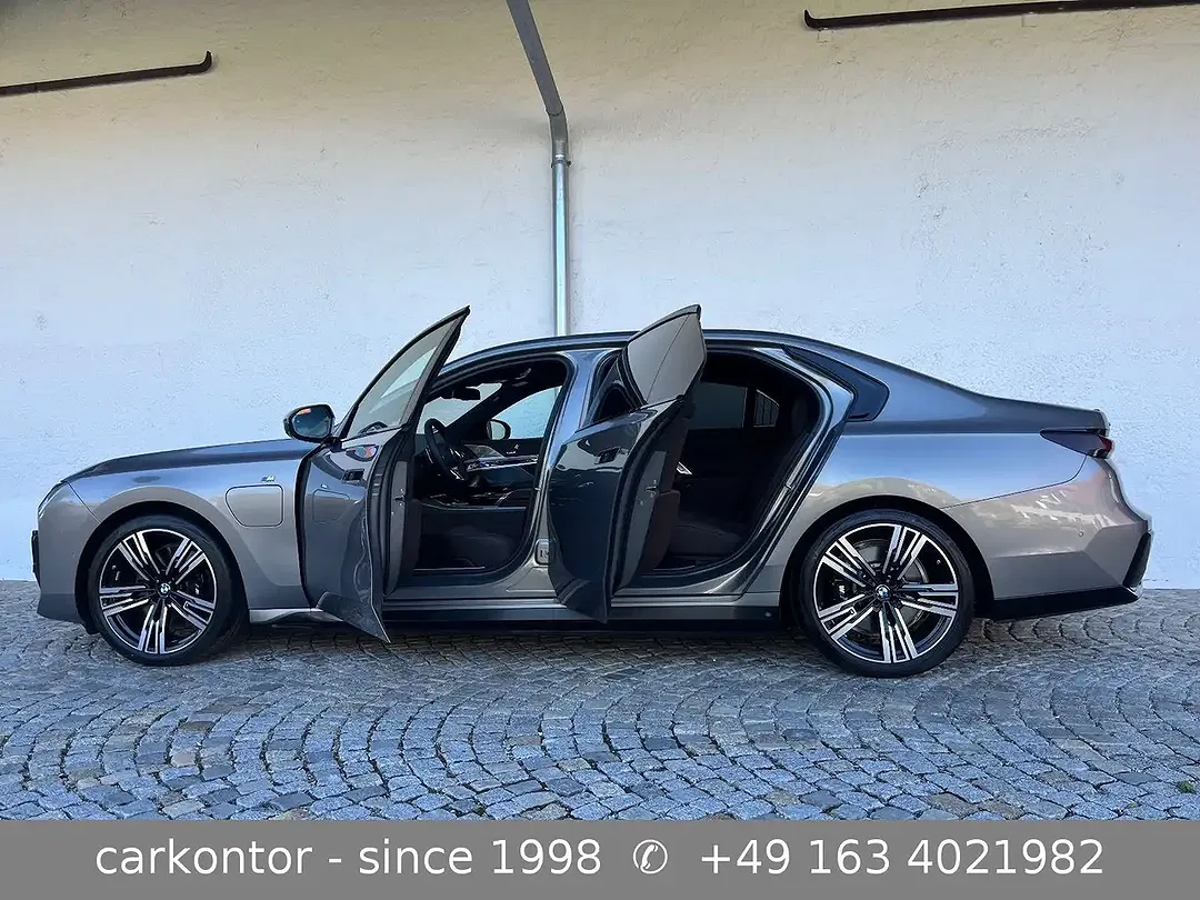 BMW 750 M Sport Pro Lounge - foto 2