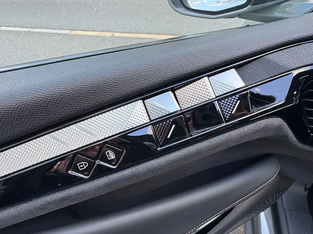 DS Automobiles DS 4 - Thumbnail 11