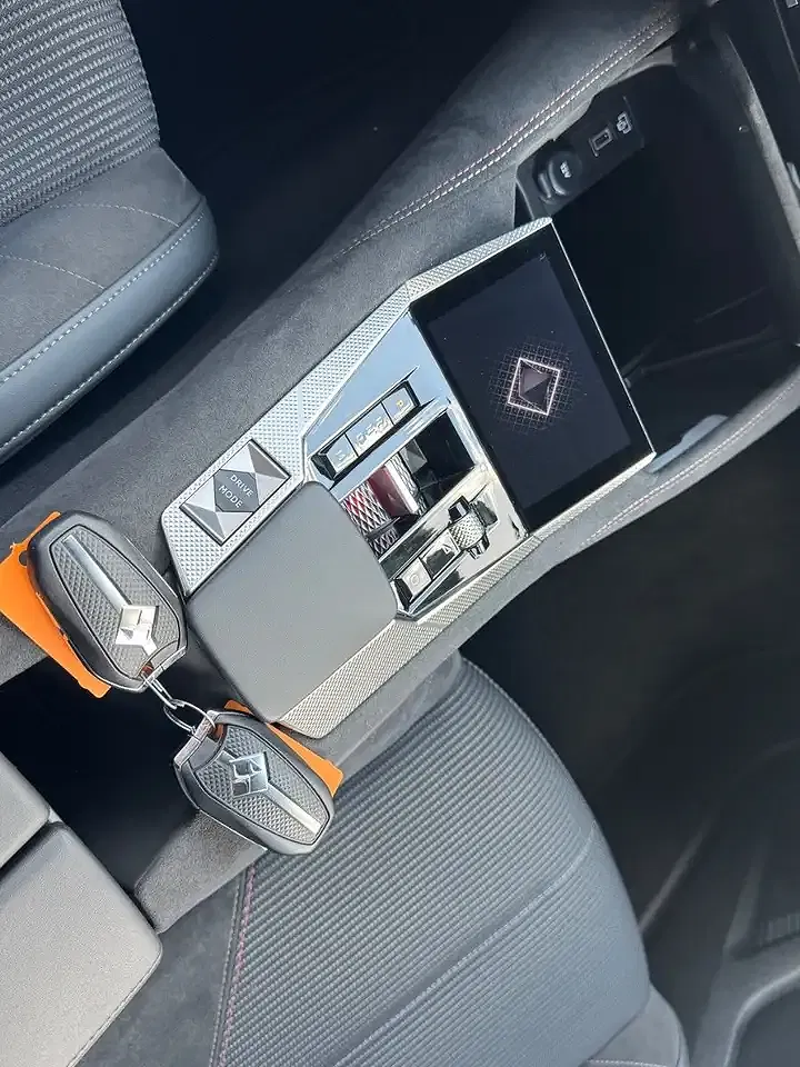 DS Automobiles DS 4 - Thumbnail 19