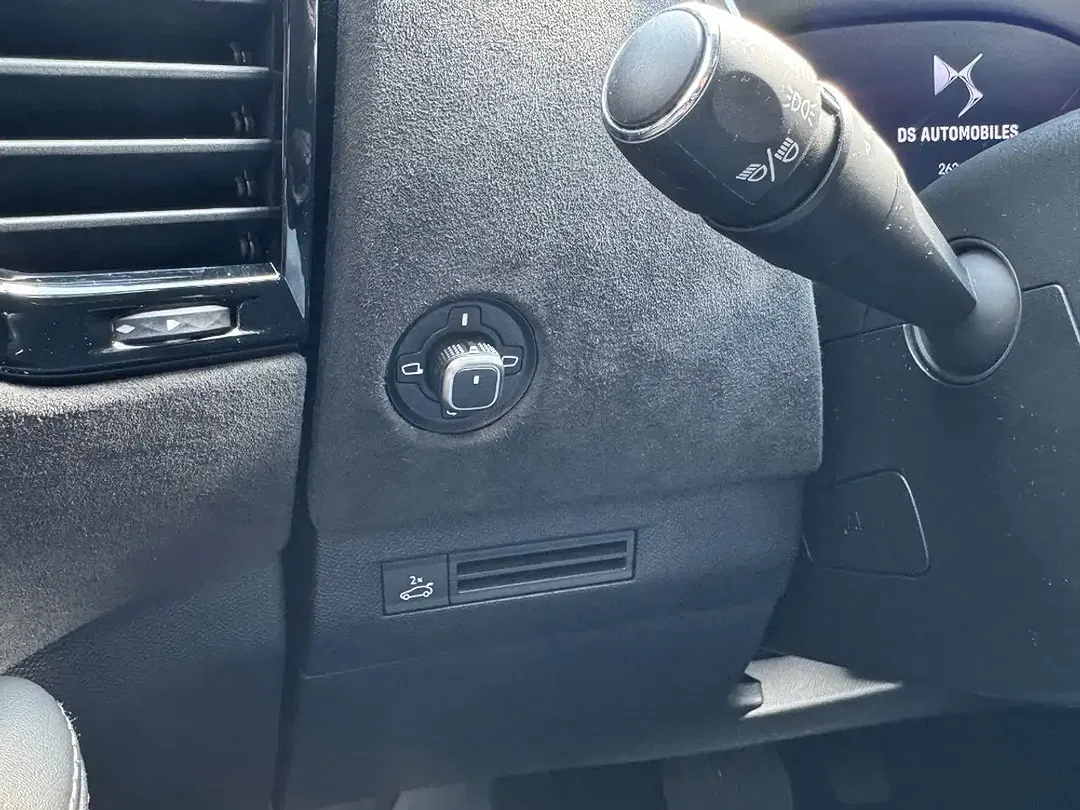 DS Automobiles DS 4 - Thumbnail 23