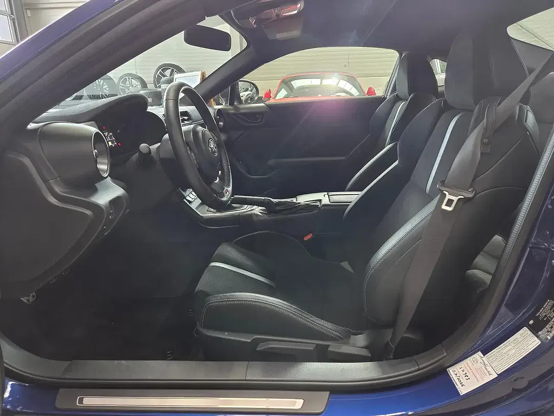 Toyota GR86 - Thumbnail 17