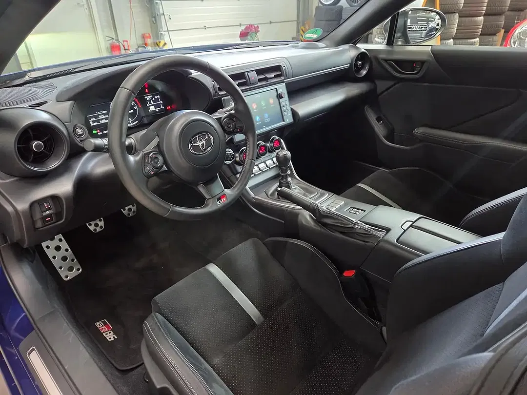 Toyota GR86 - Thumbnail 19