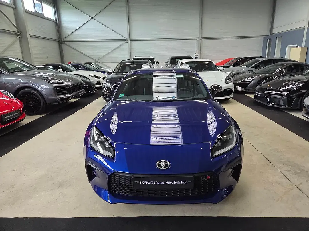 Toyota GR86 - Thumbnail 3