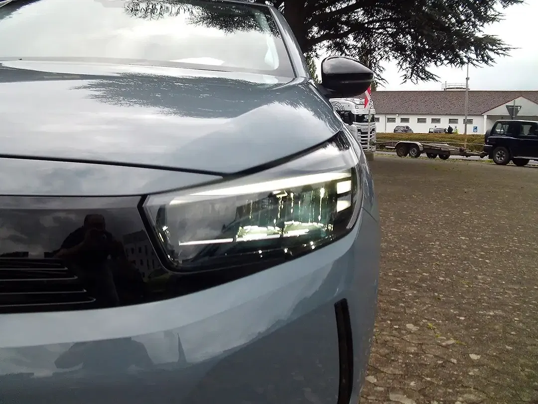 Opel Corsa 1.2 Edition - Thumbnail 3