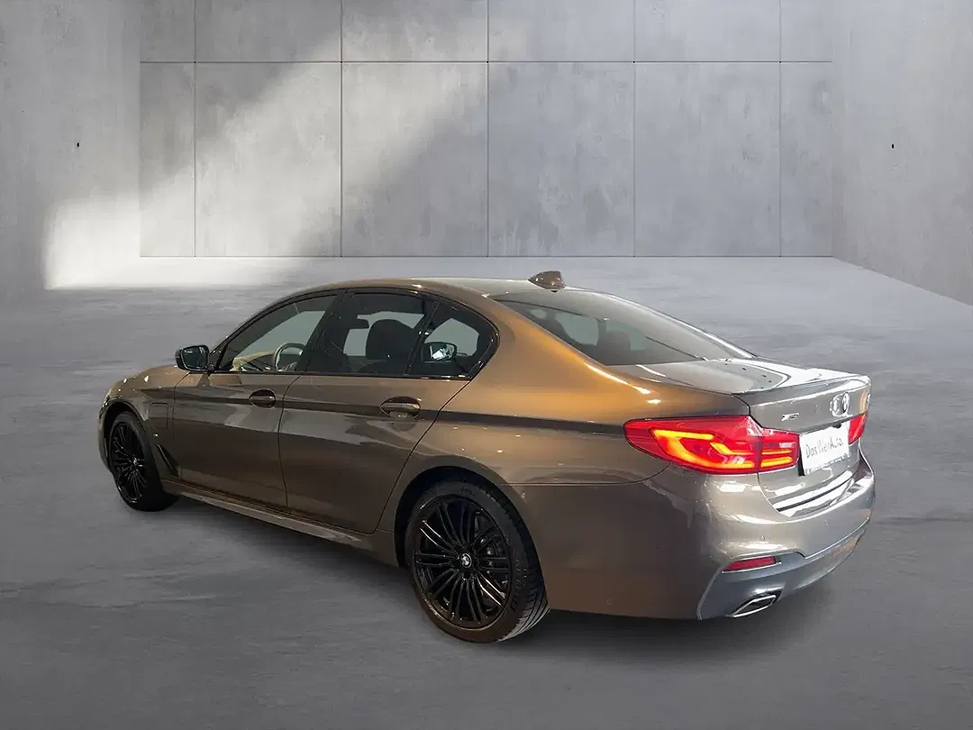BMW 530 AUT xDrive - Thumbnail 3