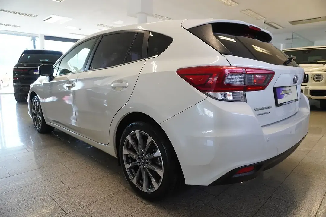 Subaru Impreza AUT AWD Exclusive - Thumbnail 4