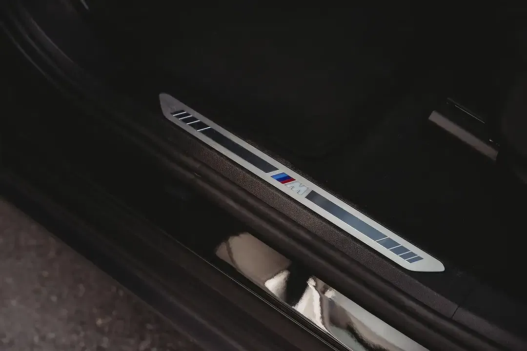 BMW XM 4.4 PHEV - Thumbnail 6