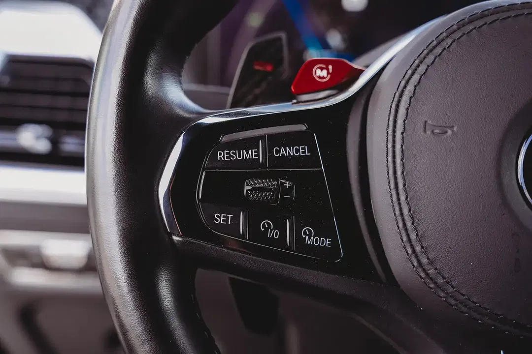 BMW XM 4.4 PHEV - Thumbnail 9