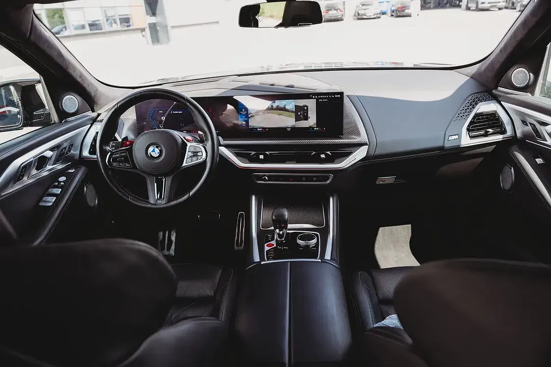 BMW XM 4.4 PHEV - Thumbnail 12