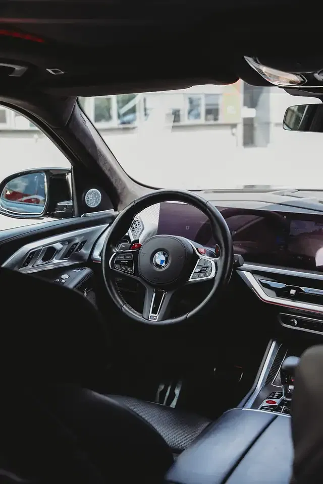 BMW XM 4.4 PHEV - Thumbnail 14