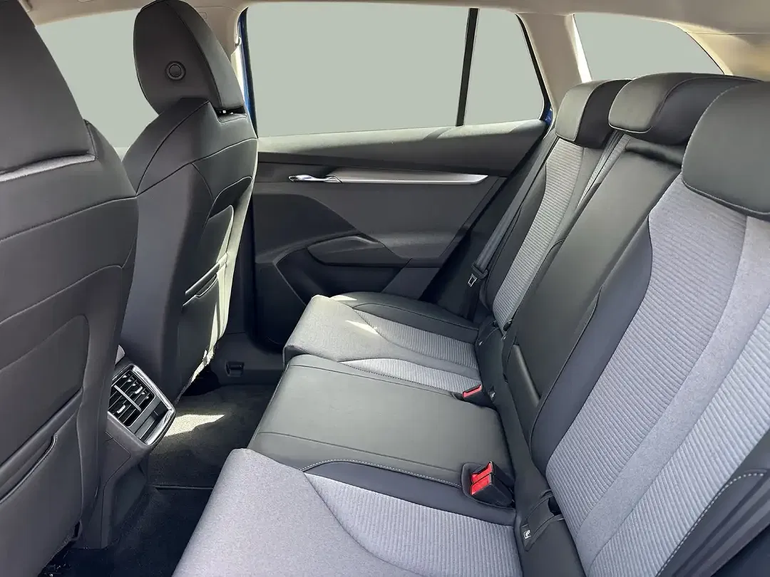 Skoda Enyaq 50 Loft - Thumbnail 8