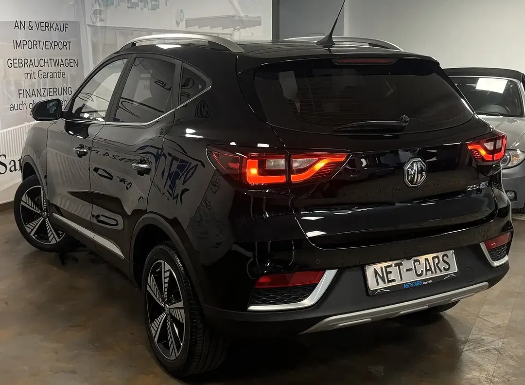 MG ZS EV Luxury - Thumbnail 11