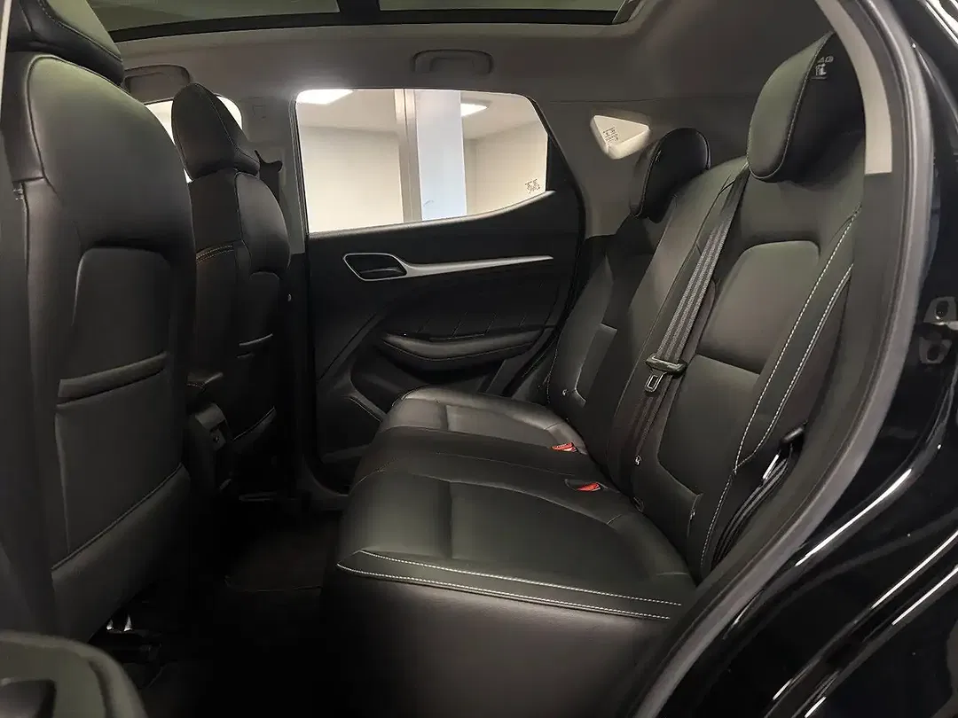 MG ZS EV Luxury - Thumbnail 8