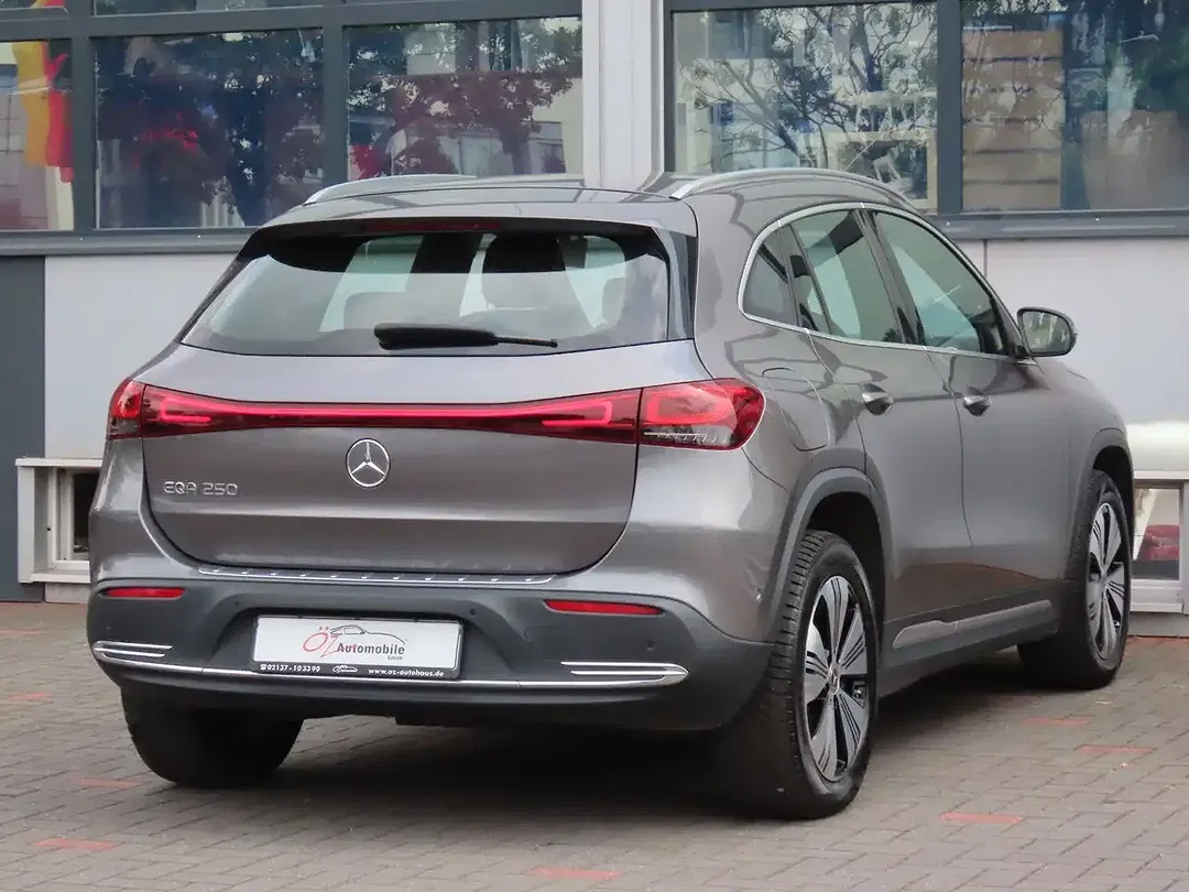 Mercedes-Benz EQA 250 - Thumbnail 6