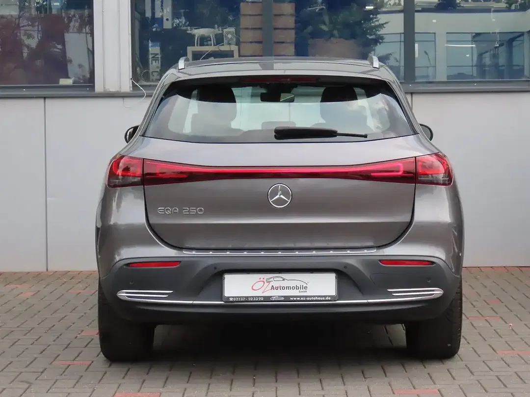 Mercedes-Benz EQA 250 - Thumbnail 7