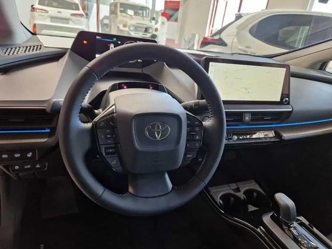 Toyota Prius PHEV Executive - Thumbnail 10