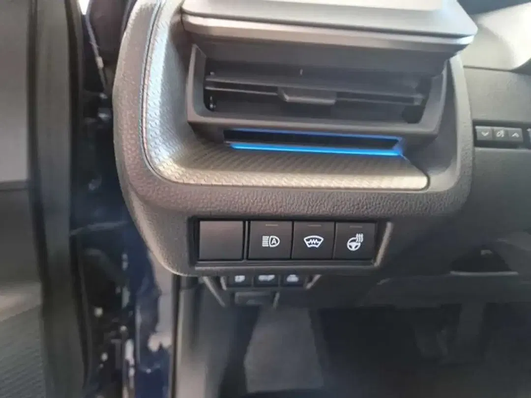 Toyota Prius PHEV Executive - Thumbnail 11