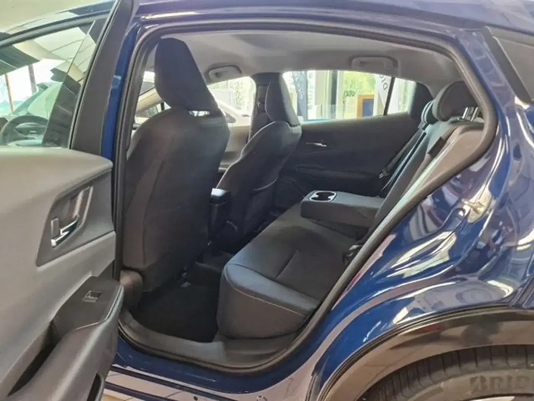 Toyota Prius PHEV Executive - Thumbnail 12