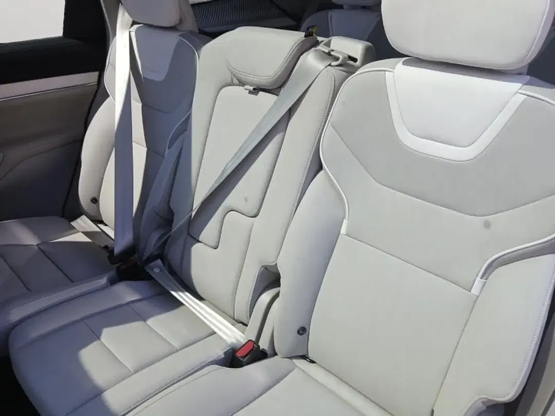 Volvo EX90 Ultra - Thumbnail 13