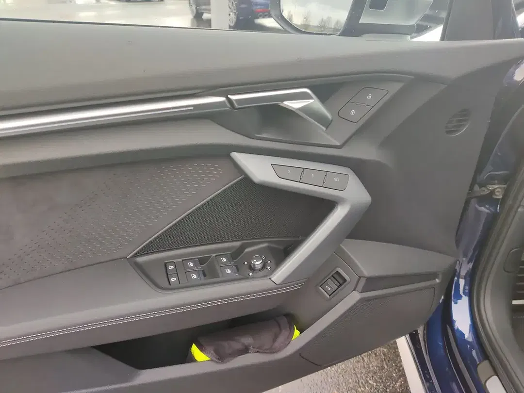 Audi S3 TFSI S tronic quattro - Thumbnail 11
