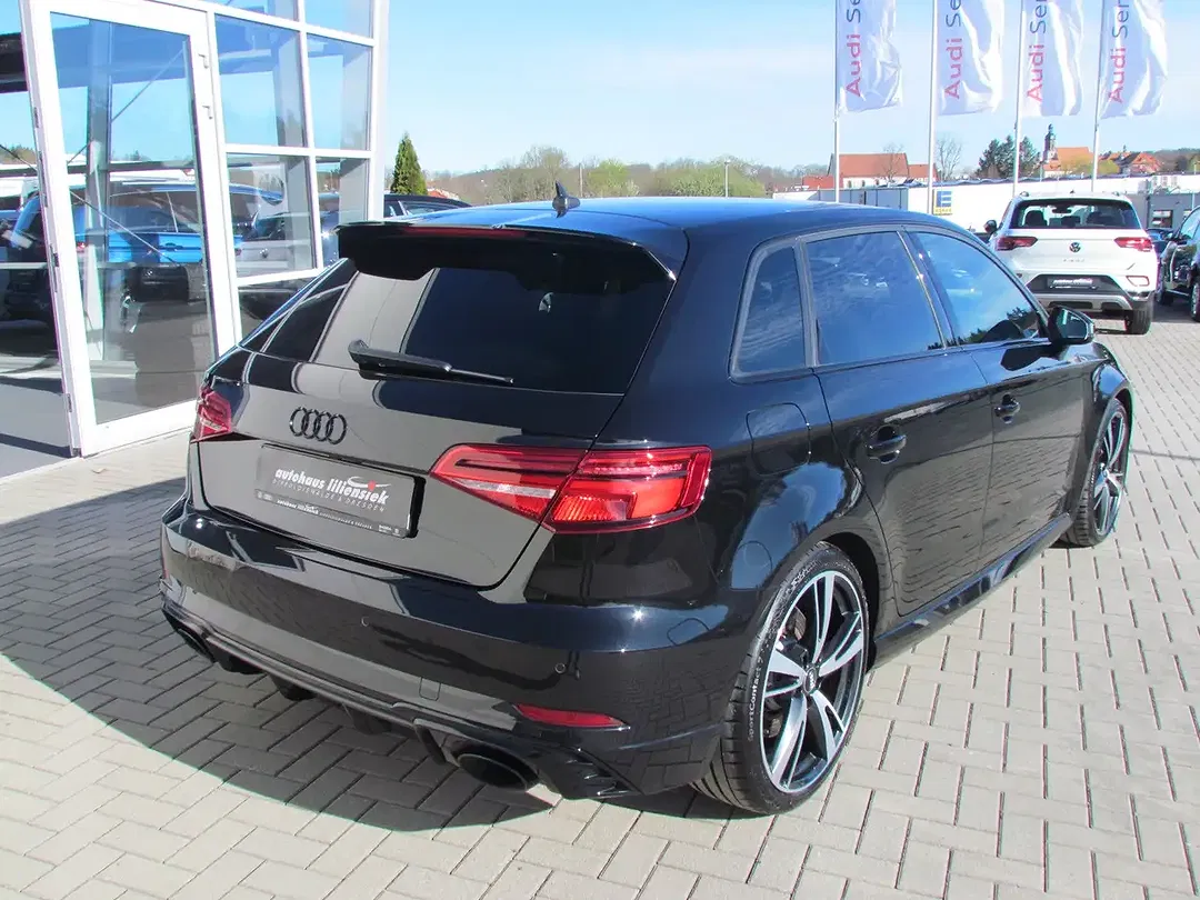 Audi RS3 2.5 TFSI S tronic quattro Sportback - Thumbnail 6