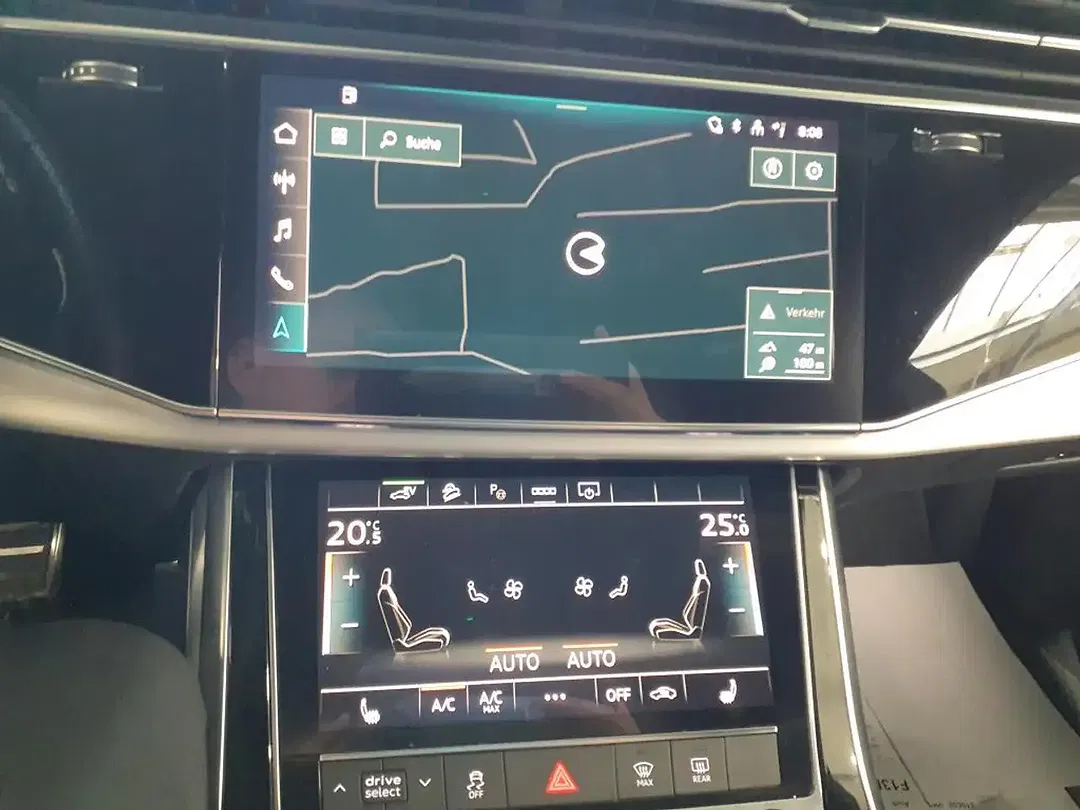 Audi Q8 55 TFSI e Matrix LED S line - Thumbnail 10