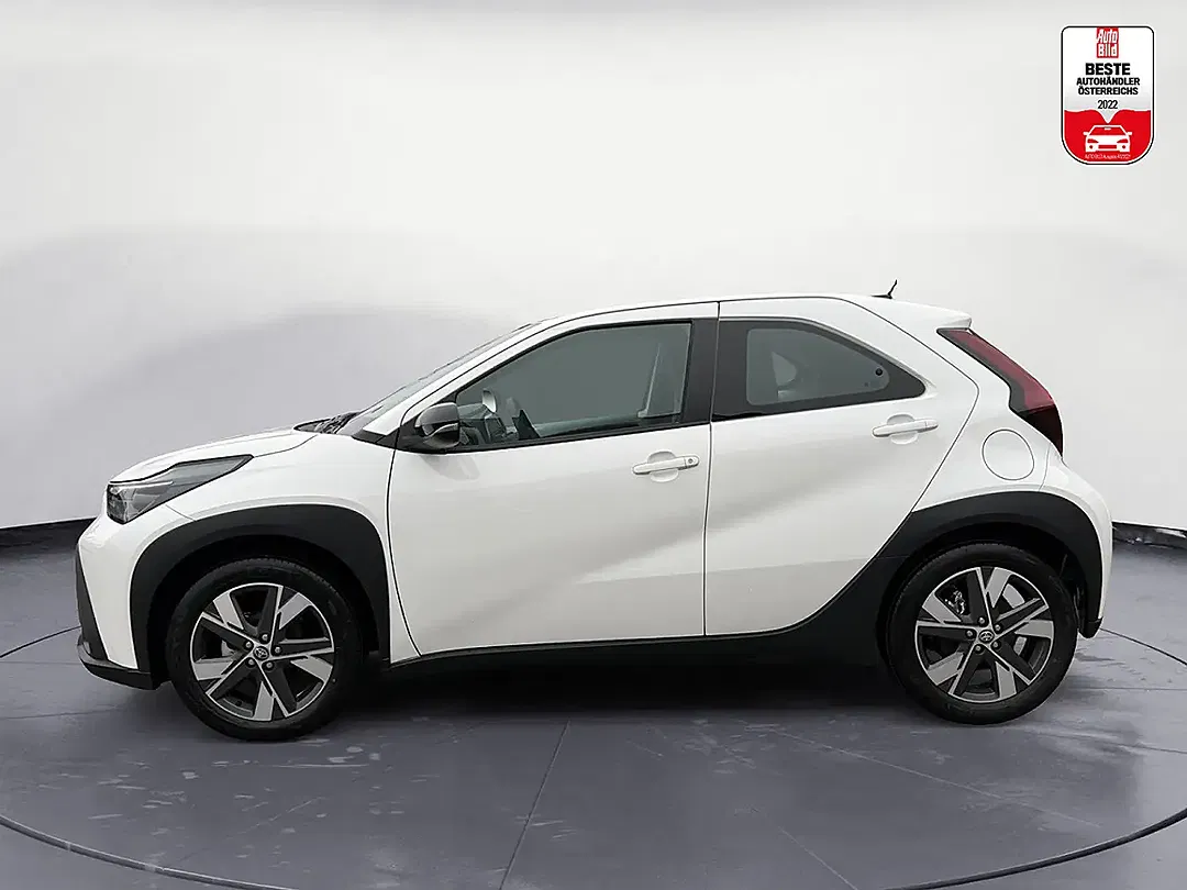Toyota Aygo 1.5 Hybrid Active - Thumbnail 3