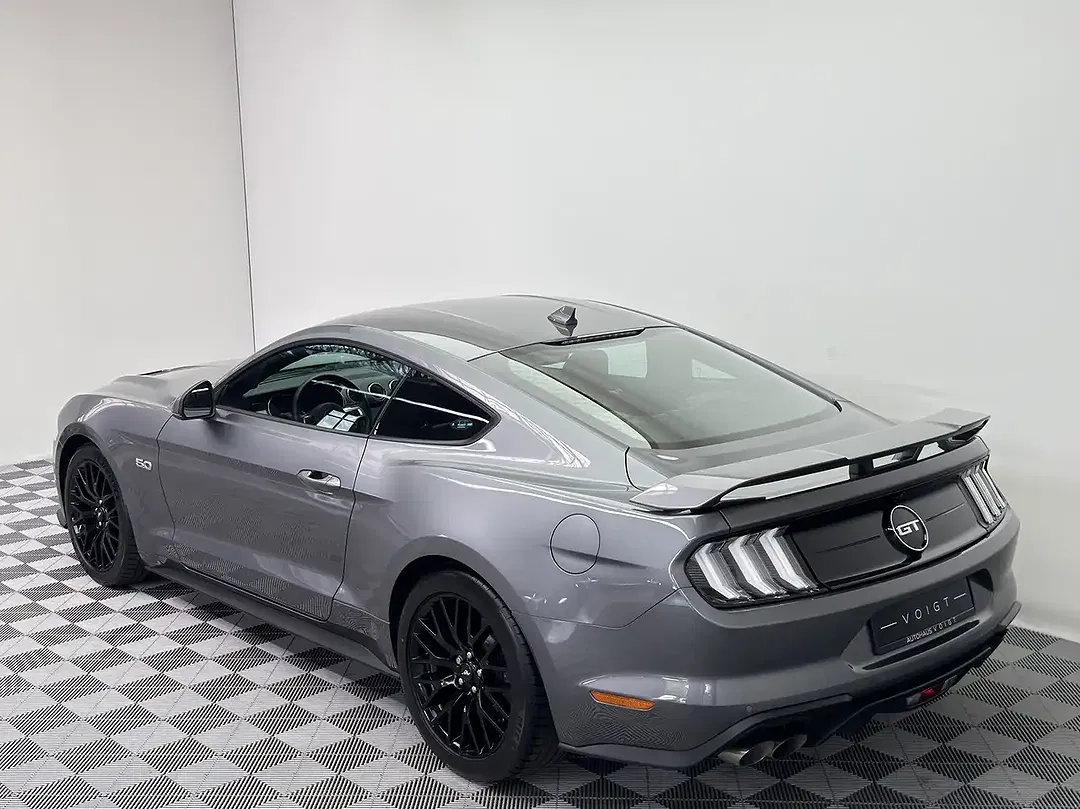 Ford Mustang GT - Thumbnail 3