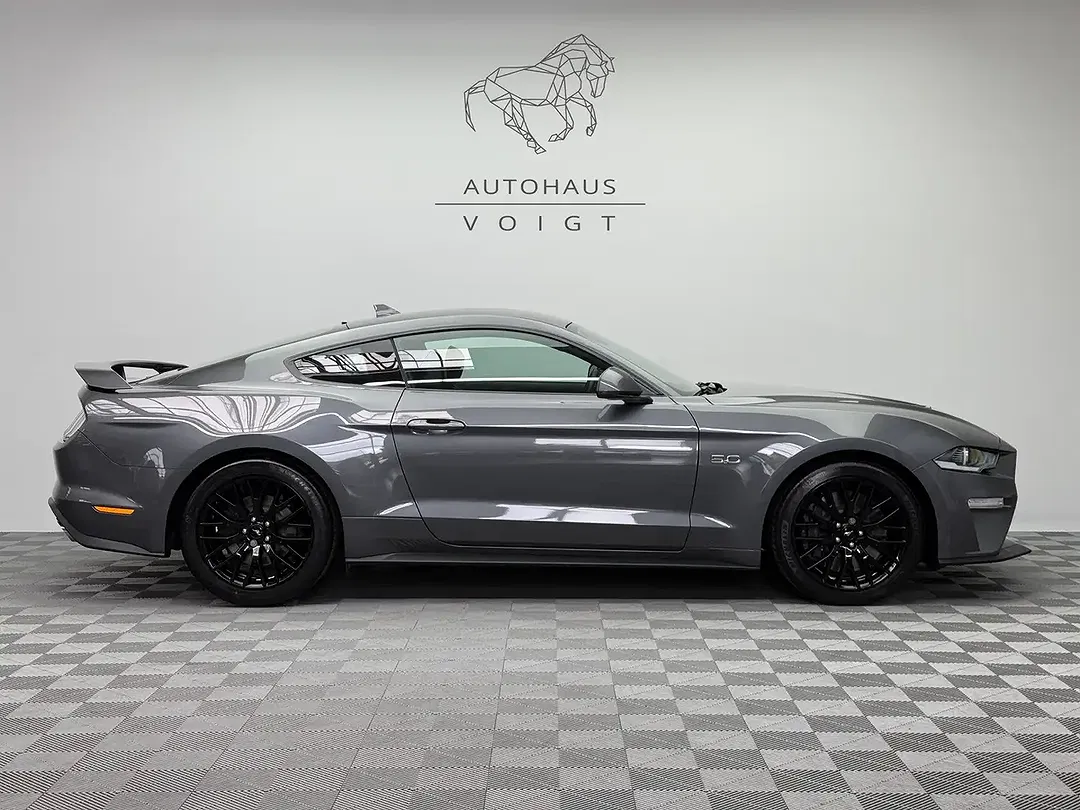 Ford Mustang GT - Thumbnail 4