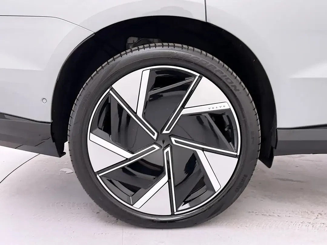 Volvo EX90 eAWD Performance Ultra - Thumbnail 10