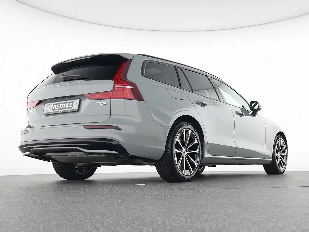 Volvo V60 T8 PHEV Hybrid AWD Plus Dark - Thumbnail 8