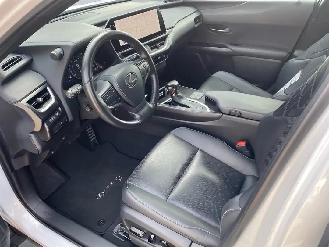 Lexus UX 250h Executive Line - Thumbnail 9