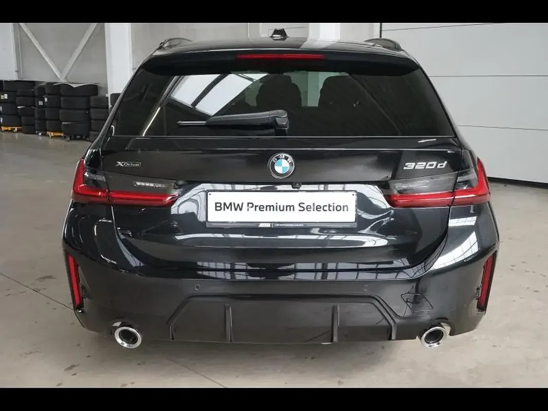 BMW 320 xDrive M Sport - Thumbnail 4