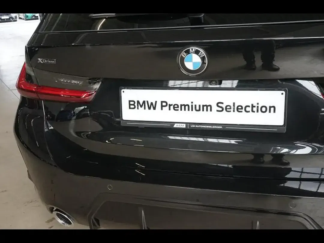 BMW 320 xDrive M Sport - Thumbnail 9