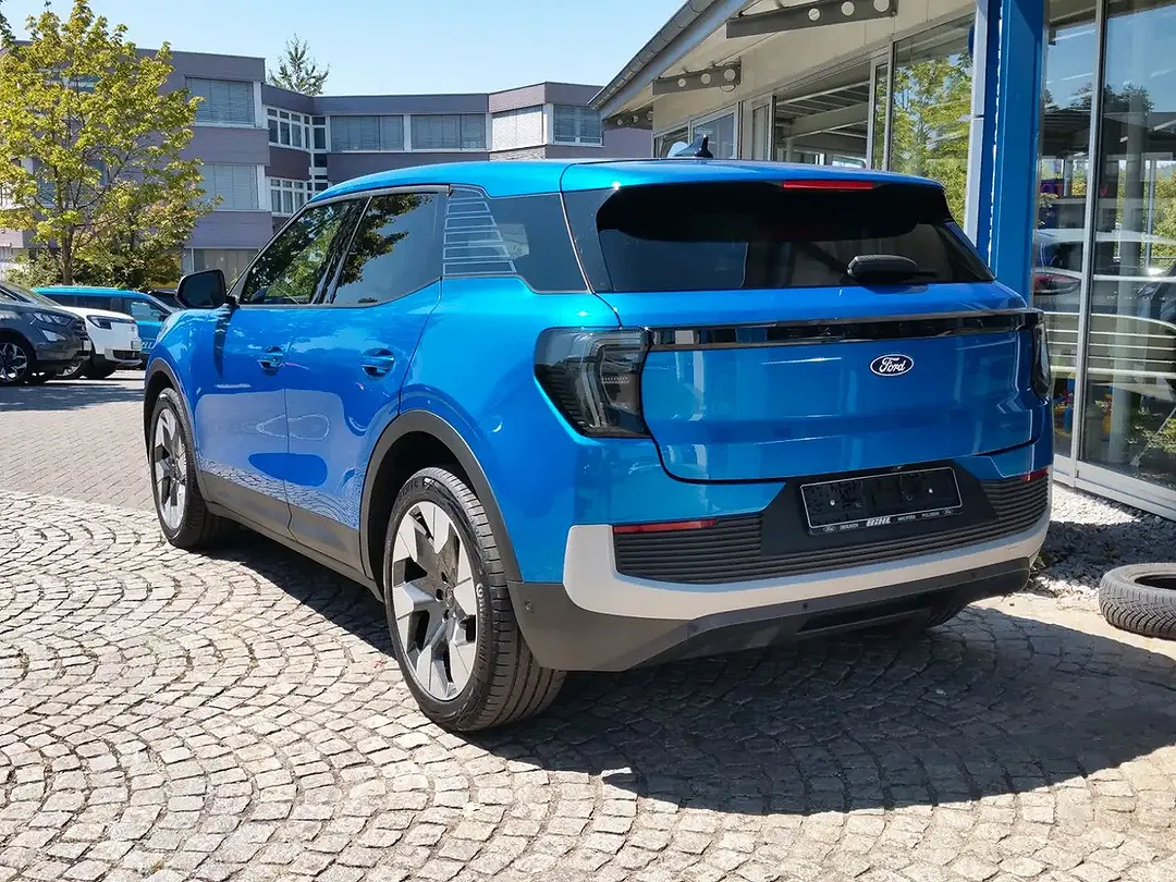 Ford Explorer 4x4 Premium - Thumbnail 4