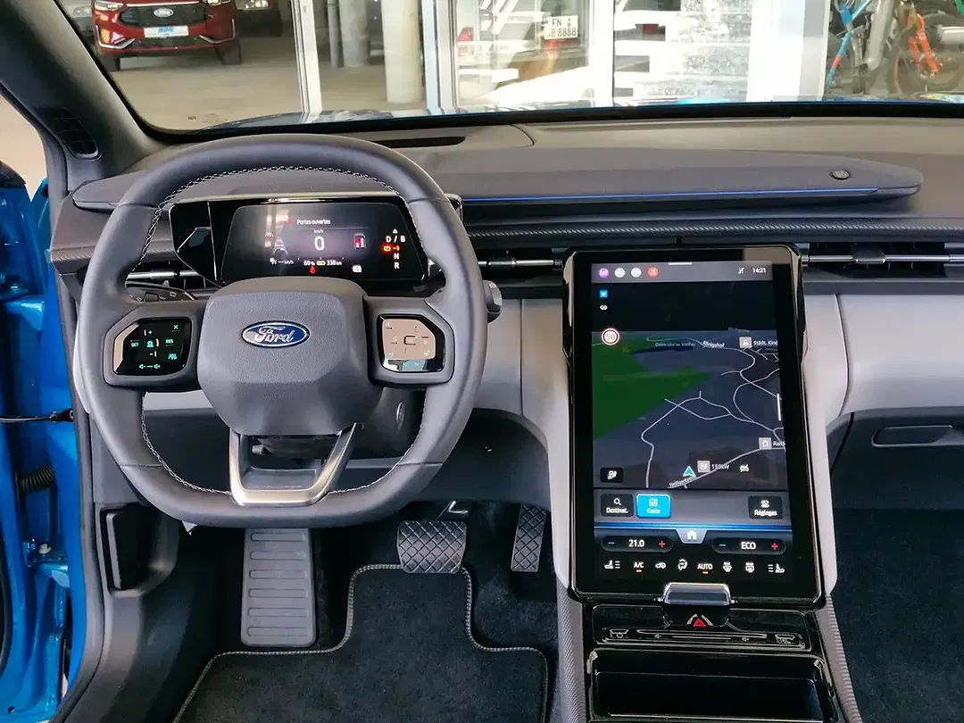 Ford Explorer 4x4 Premium - Thumbnail 8