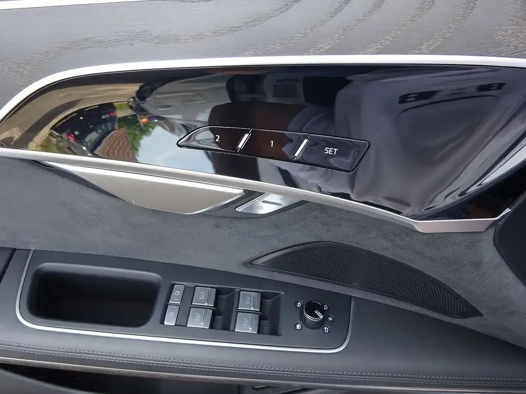 Audi A8 55 TFSI quattro S line - Thumbnail 15