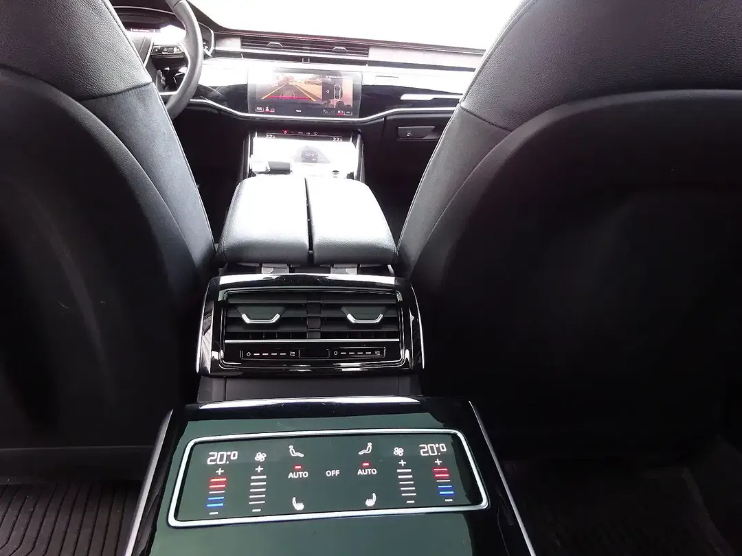 Audi A8 55 TFSI quattro S line - Thumbnail 16