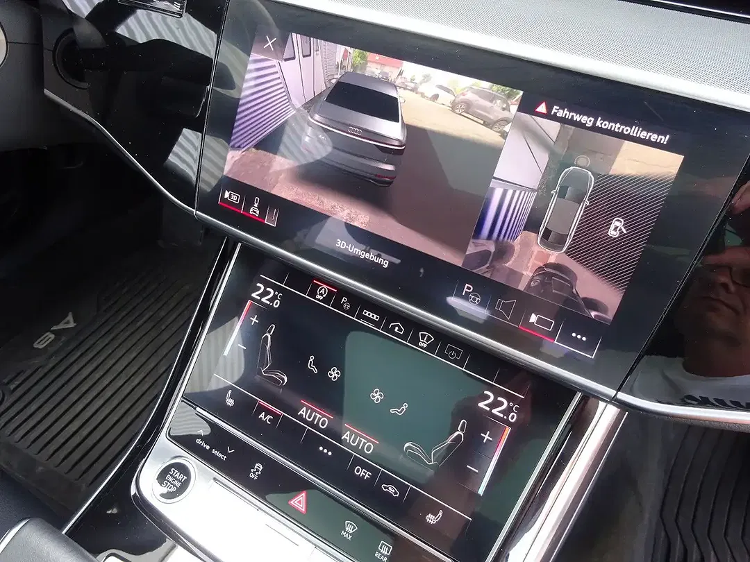 Audi A8 55 TFSI quattro S line - Thumbnail 17